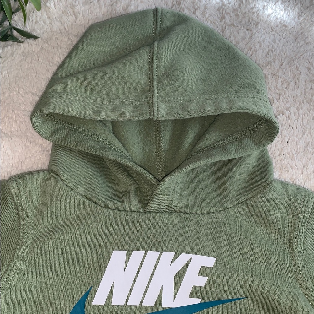 Nike Olive Green Hoodie Sweatshirt 12M Hood & Pocket EUC - Picture 2 of 8